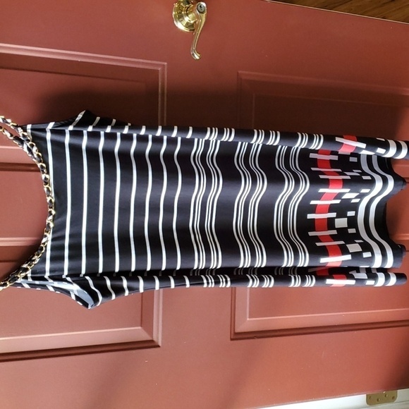 MSK black white and red graphic dress with chain accent. Size large - Picture 10 of 11